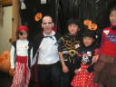 http://www.marks-english-school.com/news/2003halloween/9t.JPG